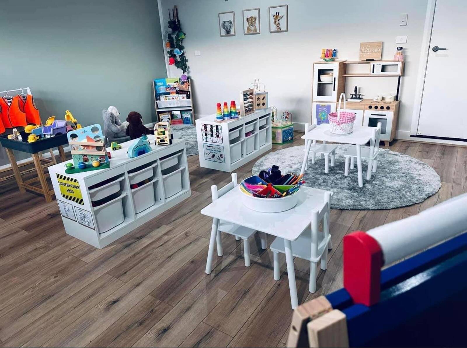 Mons Ambitious Bunch