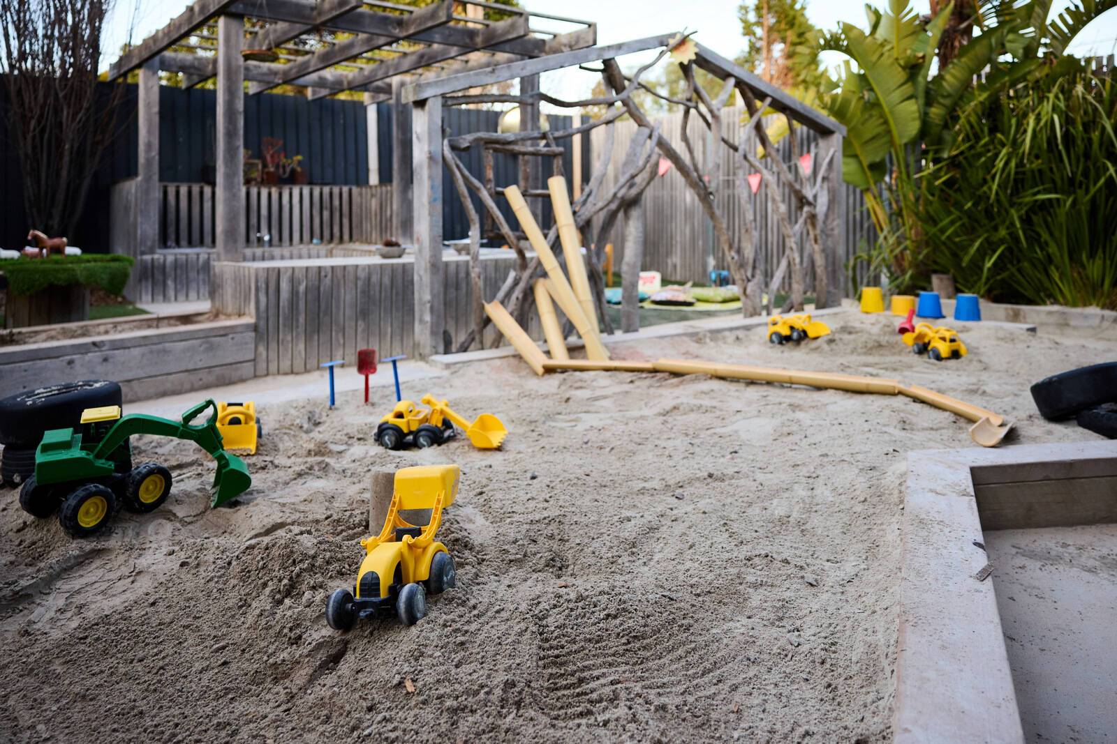 Busy Bees at Geelong West