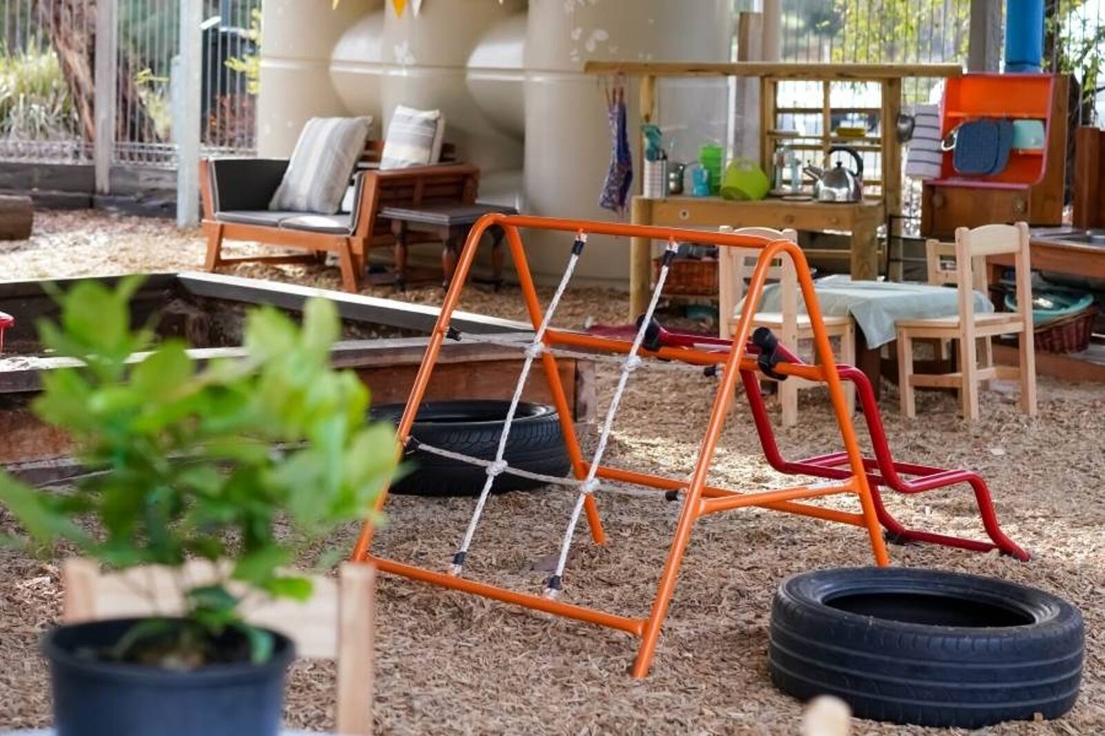 Bilingual Montessori Early Learning