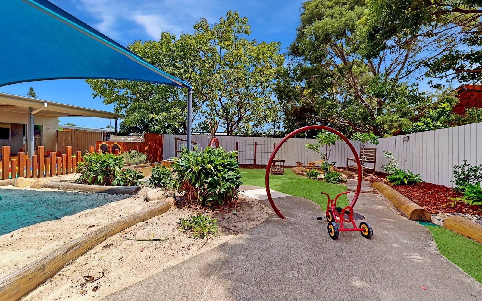 Busy Bees at Underwood