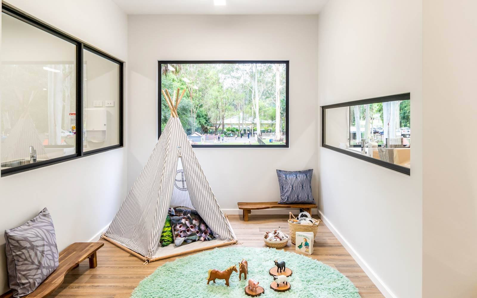 Follyfoot Farm Juniors by Busy Bees